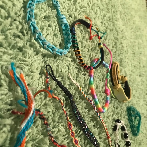 Huge bracelet bundle!! Lot of 12 - Picture 4 of 4